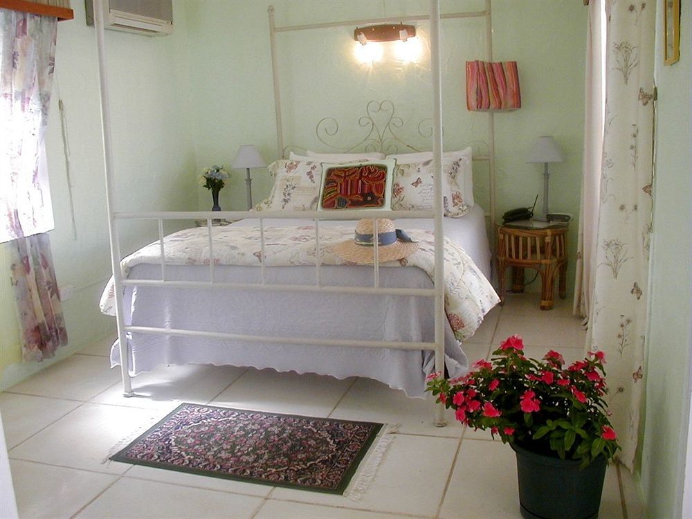 Carringtons Inn Saint Croix Екстериор снимка