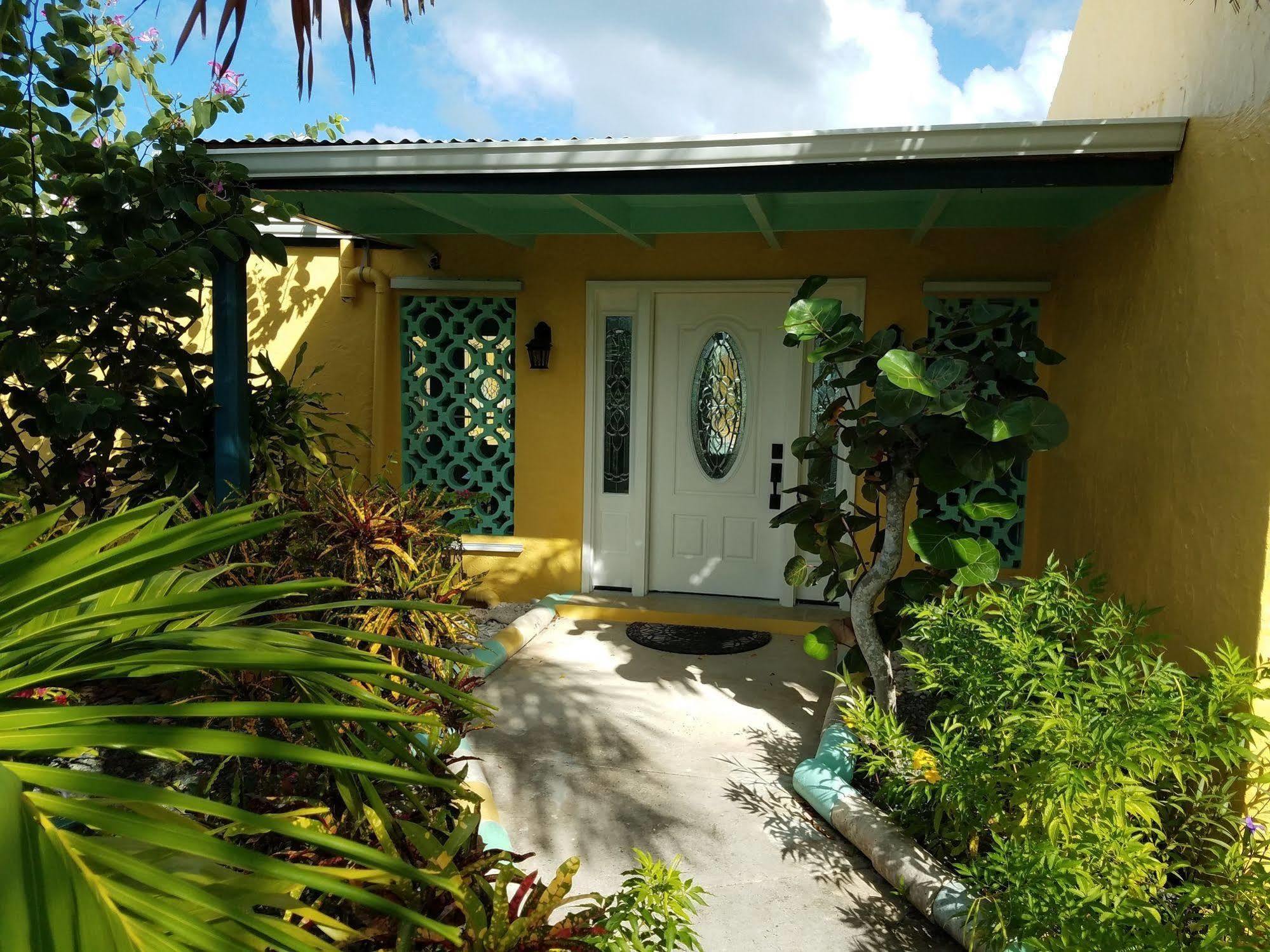 Carringtons Inn Saint Croix Екстериор снимка