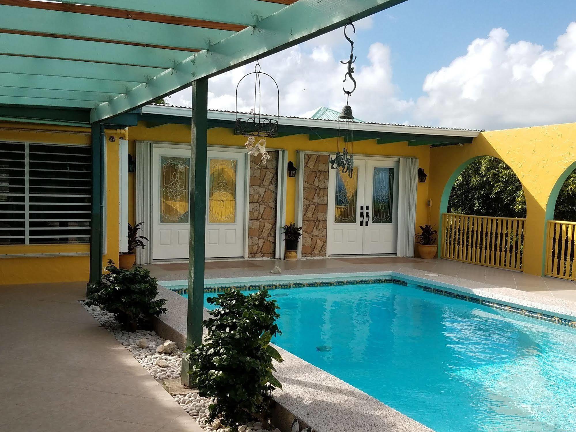 Carringtons Inn Saint Croix Екстериор снимка