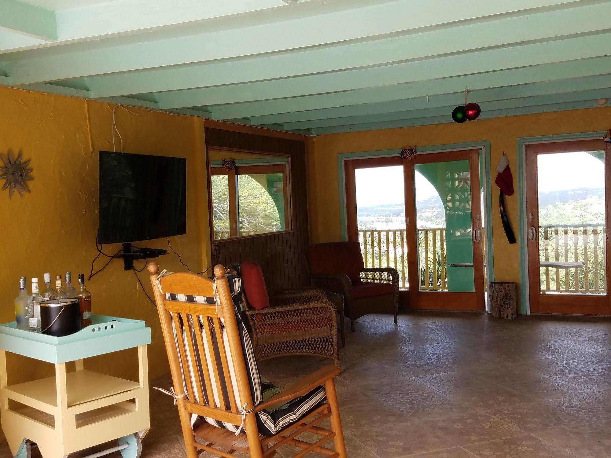 Carringtons Inn Saint Croix Екстериор снимка